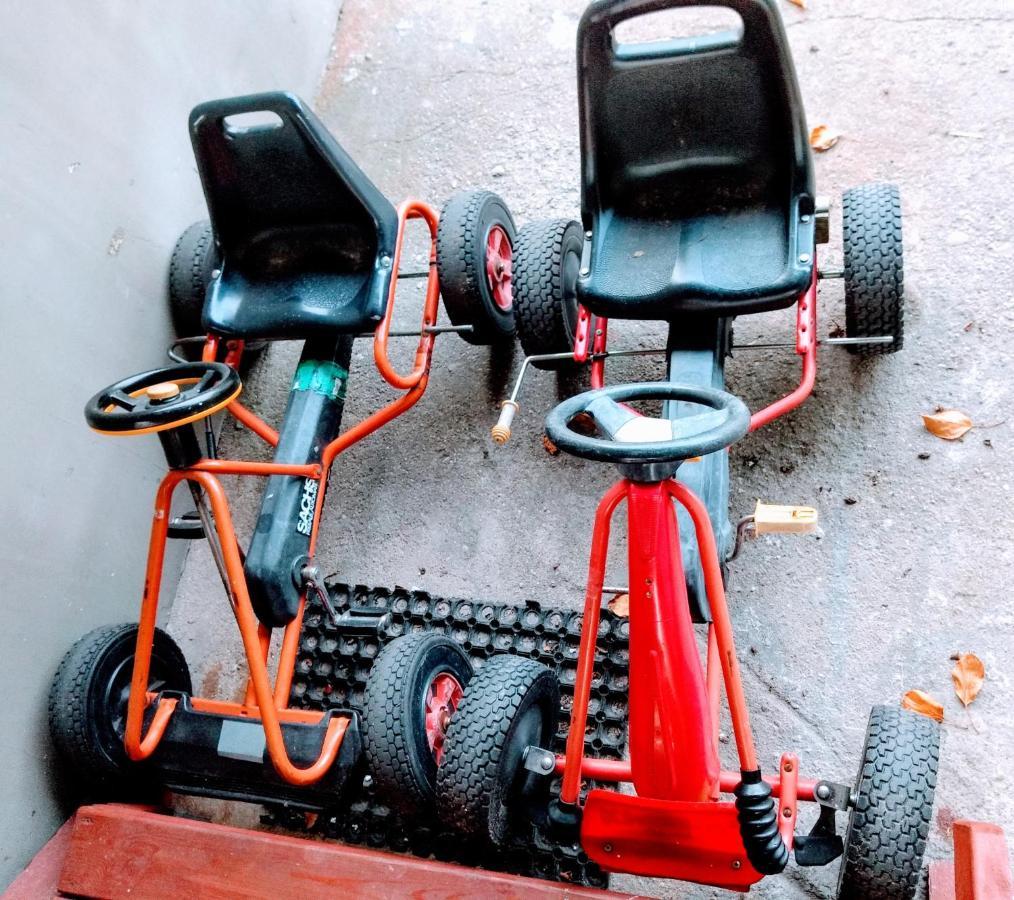Ow Wilk - Pokoje I Domki Z Aneksami Kuchennymi, Parking, Plac Zabaw Łeba Esterno foto