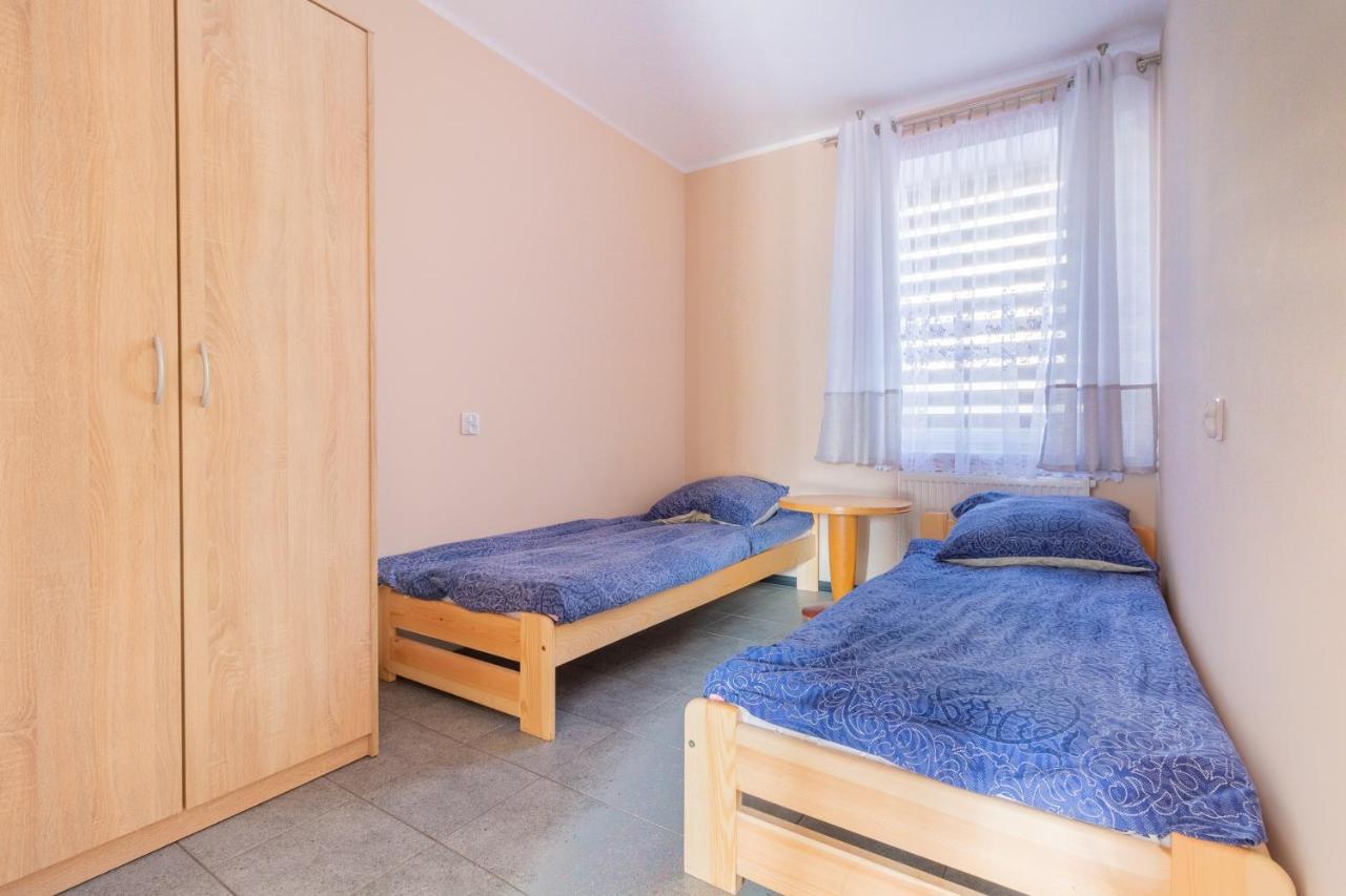 Ow Wilk - Pokoje I Domki Z Aneksami Kuchennymi, Parking, Plac Zabaw Łeba Esterno foto