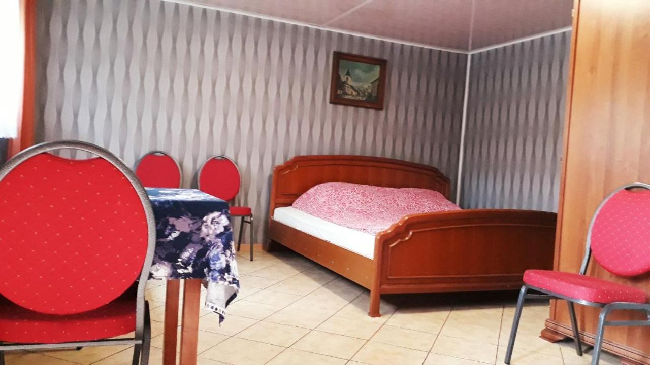 Ow Wilk - Pokoje I Domki Z Aneksami Kuchennymi, Parking, Plac Zabaw Łeba Esterno foto